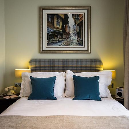 Judge'S Lodging York Bagian luar foto A bedroom at the hotel