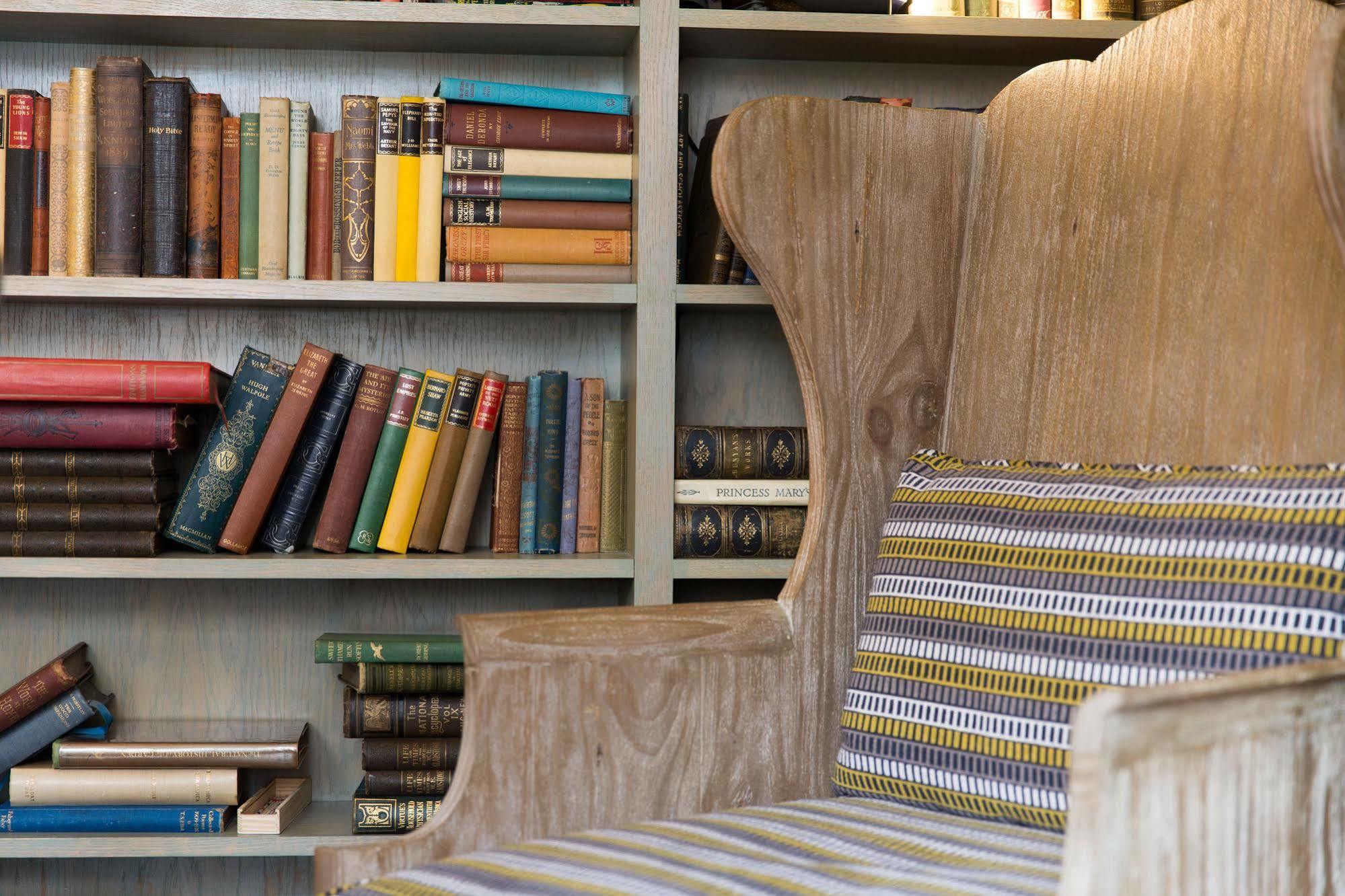 Judge'S Lodging York Bagian luar foto The library