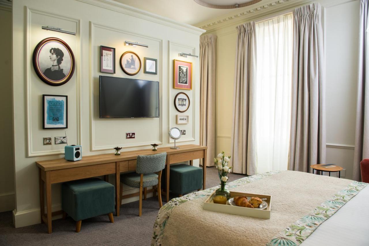 Judge'S Lodging York Bagian luar foto A bedroom at the hotel