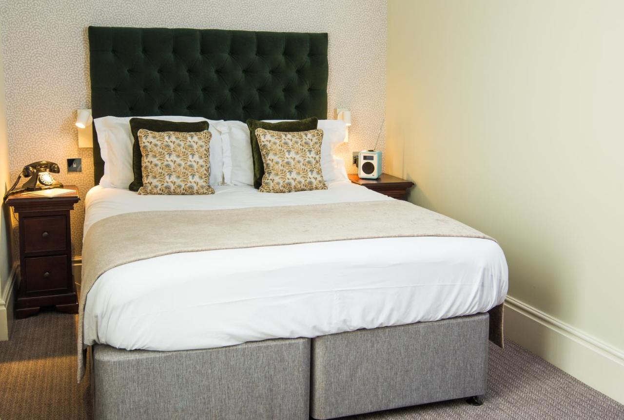 Judge'S Lodging York Bagian luar foto A bedroom at the hotel