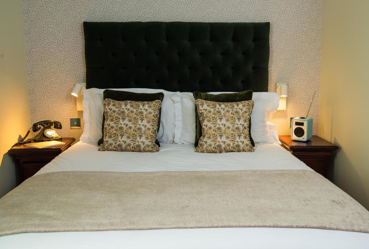 Judge'S Lodging York Bagian luar foto A bedroom at the hotel
